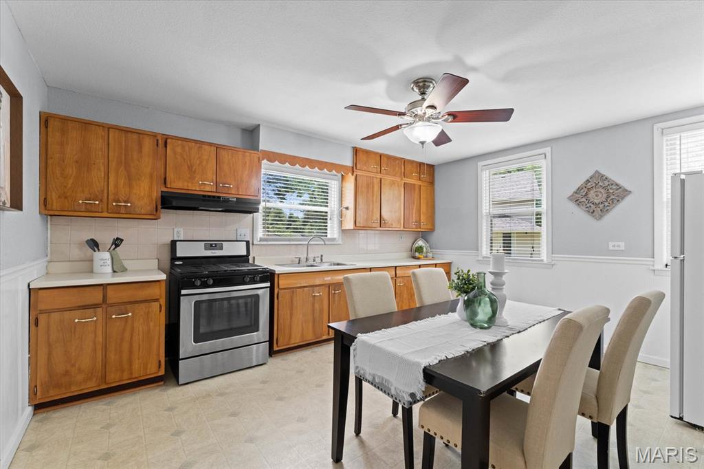 Edwardsville, Illinois 62025, United States, 2 Bedrooms Bedrooms, ,1 BathroomBathrooms,Residential,Pending,172589