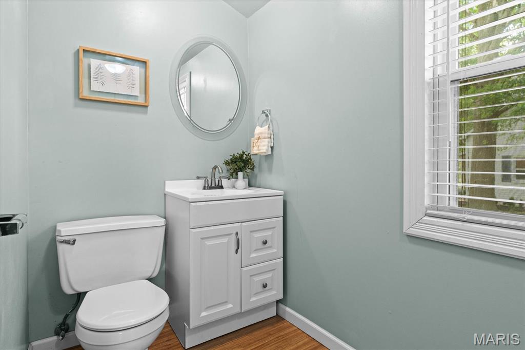 Edwardsville, Illinois 62025, United States, 2 Bedrooms Bedrooms, ,1 BathroomBathrooms,Residential,Pending,172589