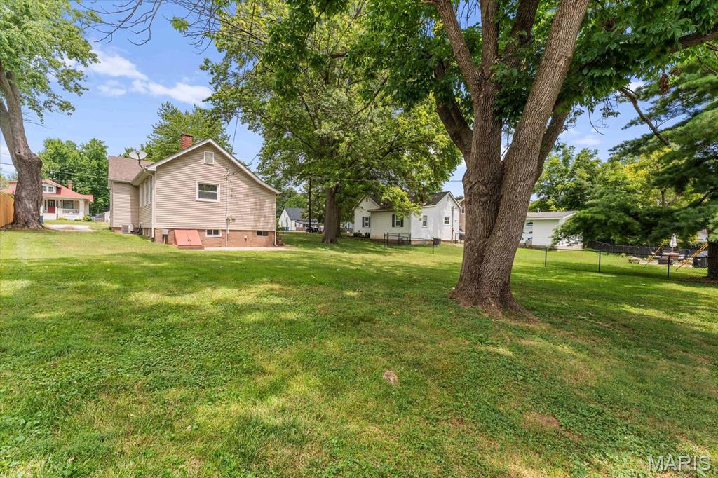 Edwardsville, Illinois 62025, United States, 2 Bedrooms Bedrooms, ,1 BathroomBathrooms,Residential,Pending,172589