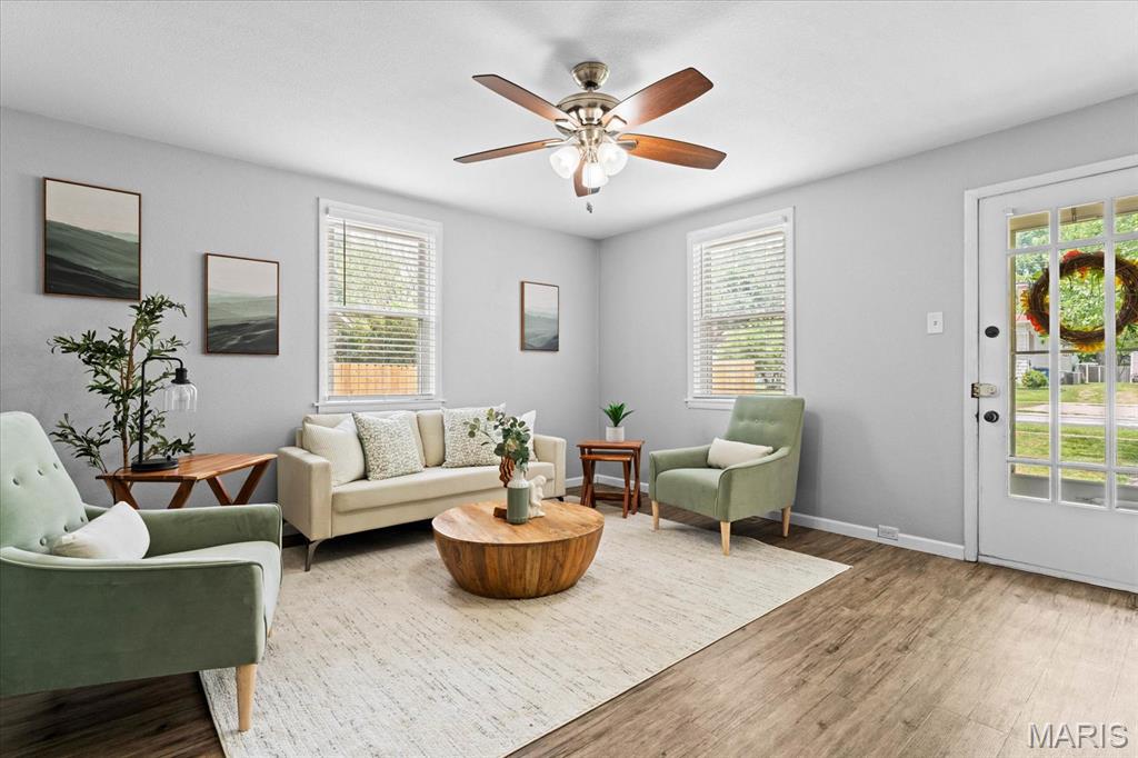 Edwardsville, Illinois 62025, United States, 2 Bedrooms Bedrooms, ,1 BathroomBathrooms,Residential,Pending,172589