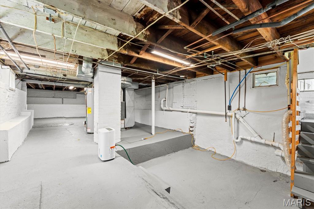 Edwardsville, Illinois 62025, United States, 2 Bedrooms Bedrooms, ,1 BathroomBathrooms,Residential,Pending,172589