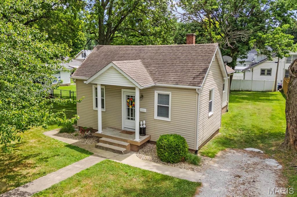 Edwardsville, Illinois 62025, United States, 2 Bedrooms Bedrooms, ,1 BathroomBathrooms,Residential,Pending,172589