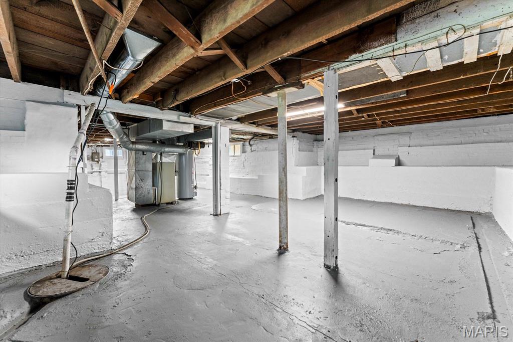 Edwardsville, Illinois 62025, United States, 2 Bedrooms Bedrooms, ,1 BathroomBathrooms,Residential,Pending,172589