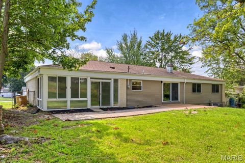 Tiny photo for 815 Ariege Drive, Creve Coeur, MO 63141 (MLS # 26011856)