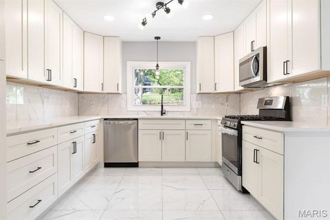 Tiny photo for 815 Ariege Drive, Creve Coeur, MO 63141 (MLS # 26011856)