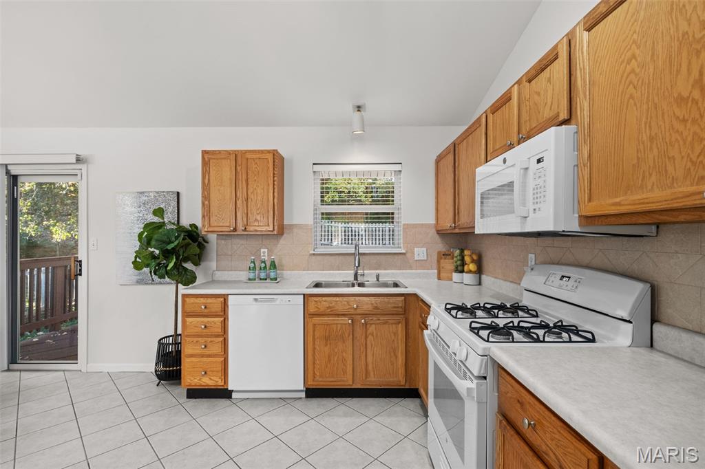 Fenton, Missouri 63026, United States, 3 Bedrooms Bedrooms, ,3 BathroomsBathrooms,Residential,Coming Soon,241696