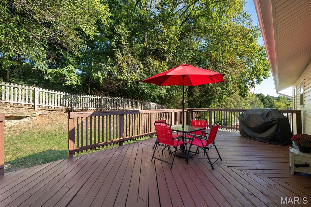 Fenton, Missouri 63026, United States, 3 Bedrooms Bedrooms, ,3 BathroomsBathrooms,Residential,Coming Soon,241696