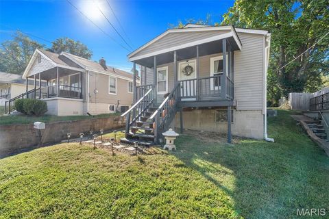 Tiny photo for 827 Cornell Avenue, Webster Groves, MO 63119 (MLS # 25065892)