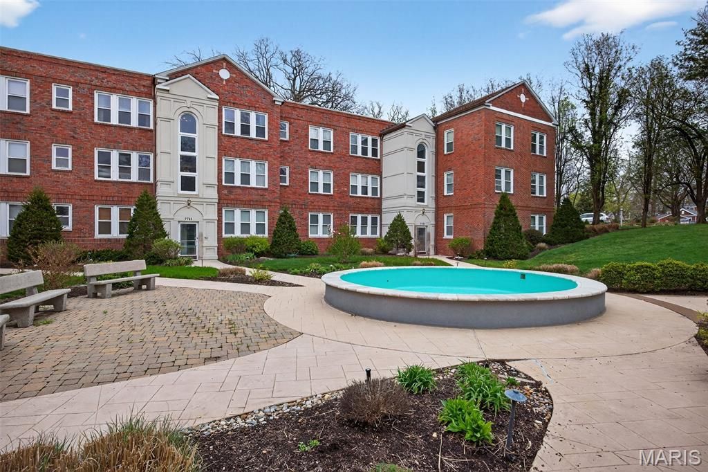 Photo of 7745 Kingsbury Boulevard #22, St Louis, MO 63105 (MLS # 26018523)