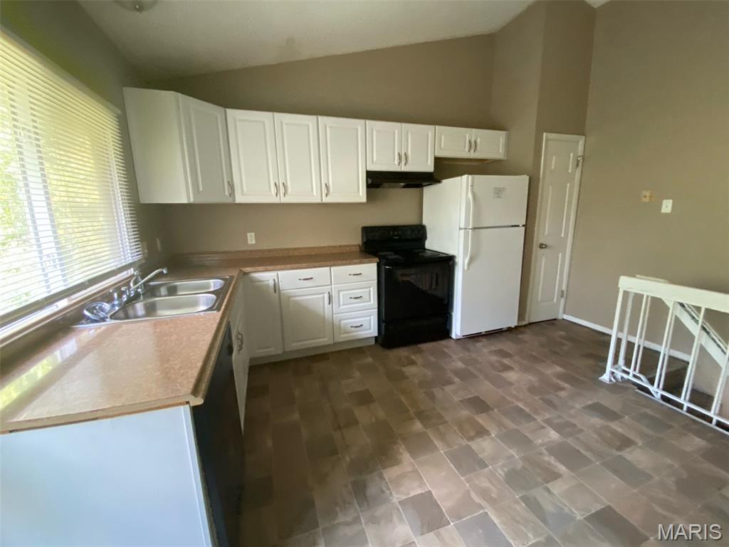 Photo of 12673 Willow Trail Drive, Black Jack, MO 63033 (MLS # 26057416)