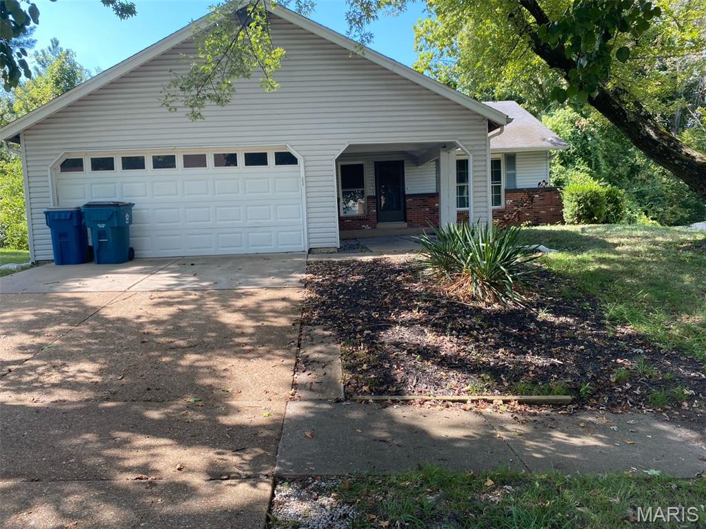 Photo of 12673 Willow Trail Drive, Black Jack, MO 63033 (MLS # 26057416)