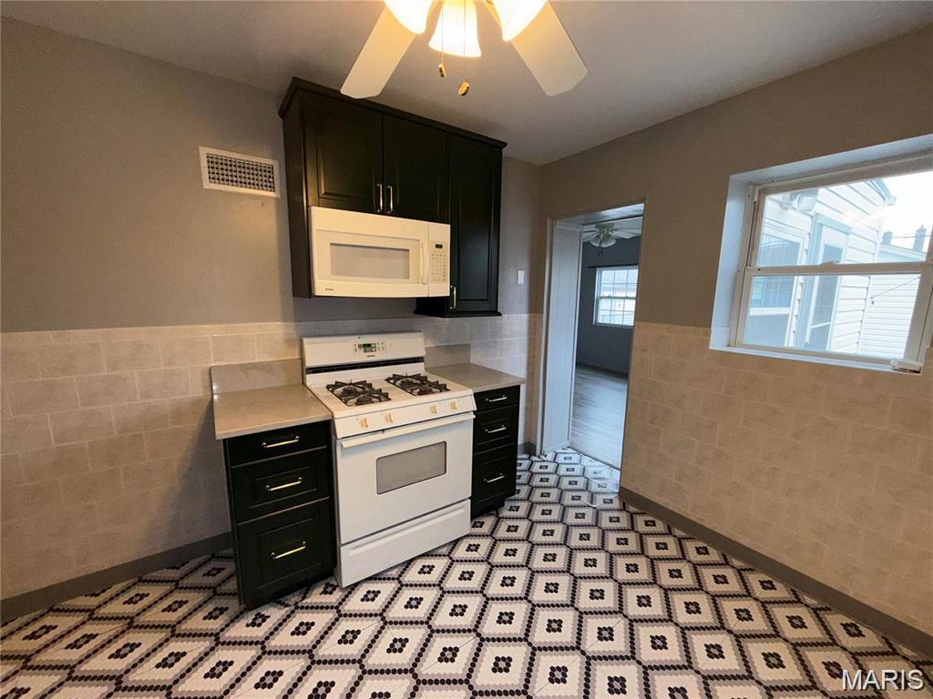 St Louis, Missouri 63139, United States, 4 Bedrooms Bedrooms, ,2 BathroomsBathrooms,Residential,Active,242093