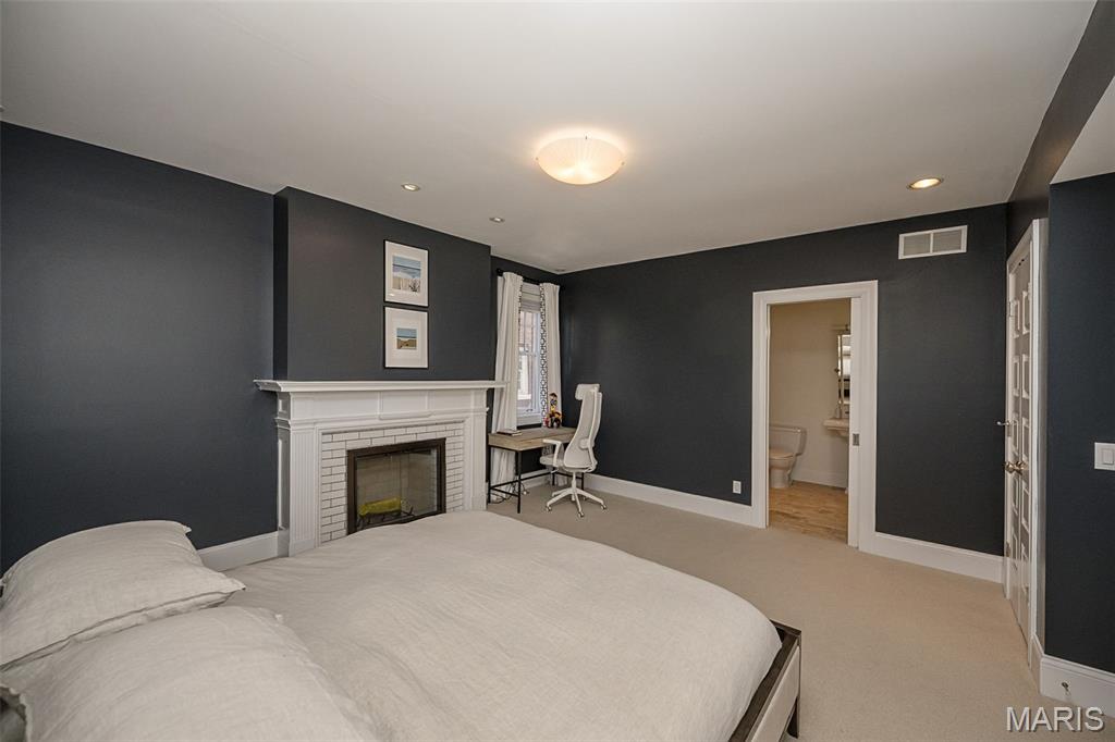 Maryland Place Condo - Residential