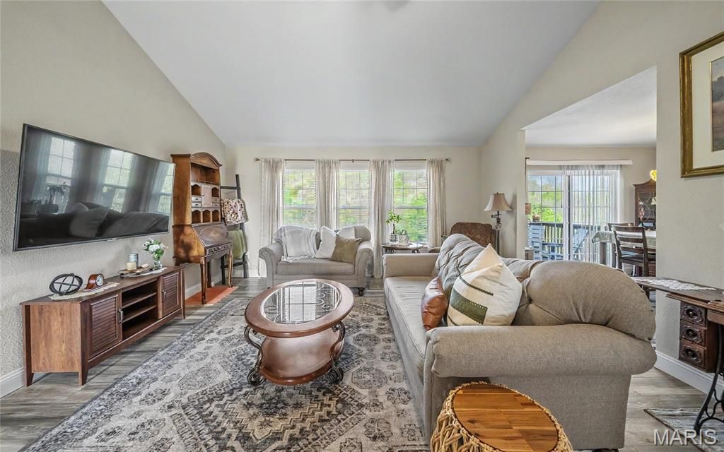 Photo of 208 Ridgeview Drive, St Robert, MO 65584 (MLS # 26022721)