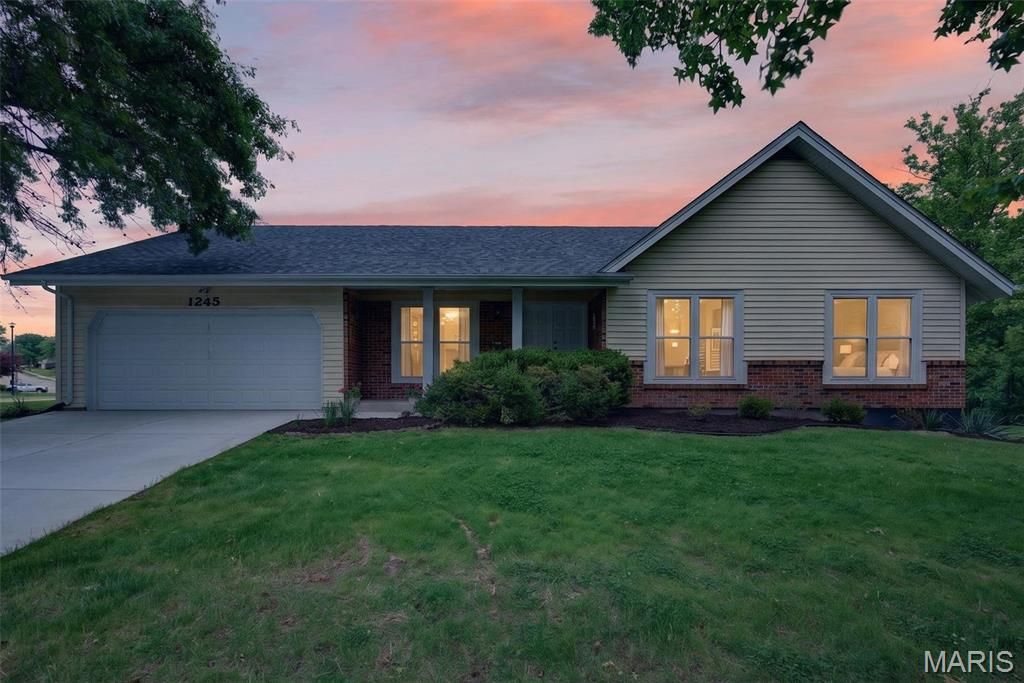 Photo of 1245 Ticonderoga Drive, Chesterfield, MO 63017 (MLS # 26009083)