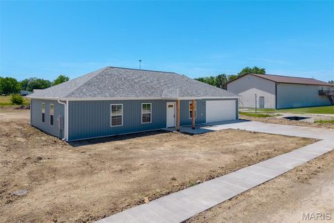 Tiny photo for 104 Love Street, Auxvasse, MO 65231 (MLS # 26031424)