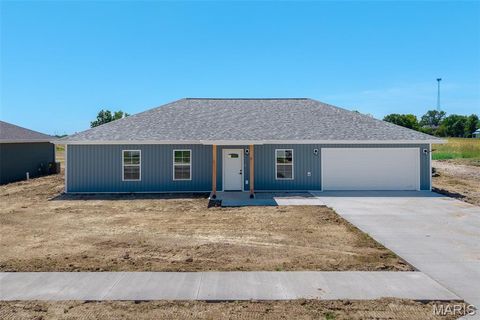 Tiny photo for 104 Love Street, Auxvasse, MO 65231 (MLS # 26031424)