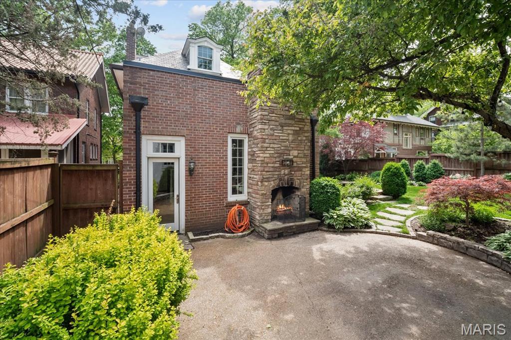 Ames Place - Residential