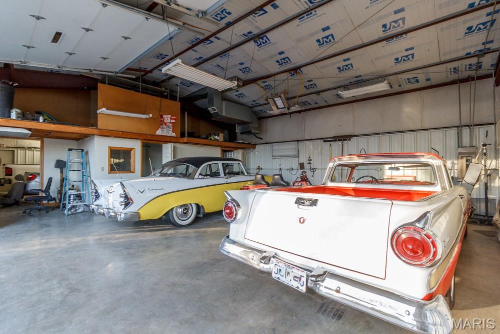 LEBANON ACREAGE - Commercial Sale