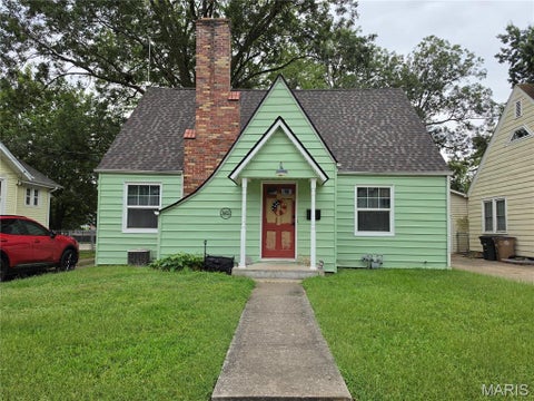 Photo of 1465 Rose Street, Cape Girardeau, MO 63701 (MLS # 26058935)