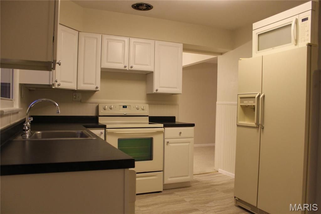 Photo of 10832 Three Court, St Louis, MO 63123 (MLS # 25073740)