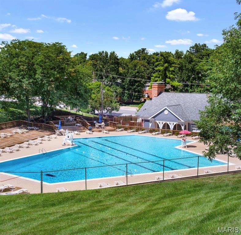 Brentwood Forest Condo Ph Five - Residential