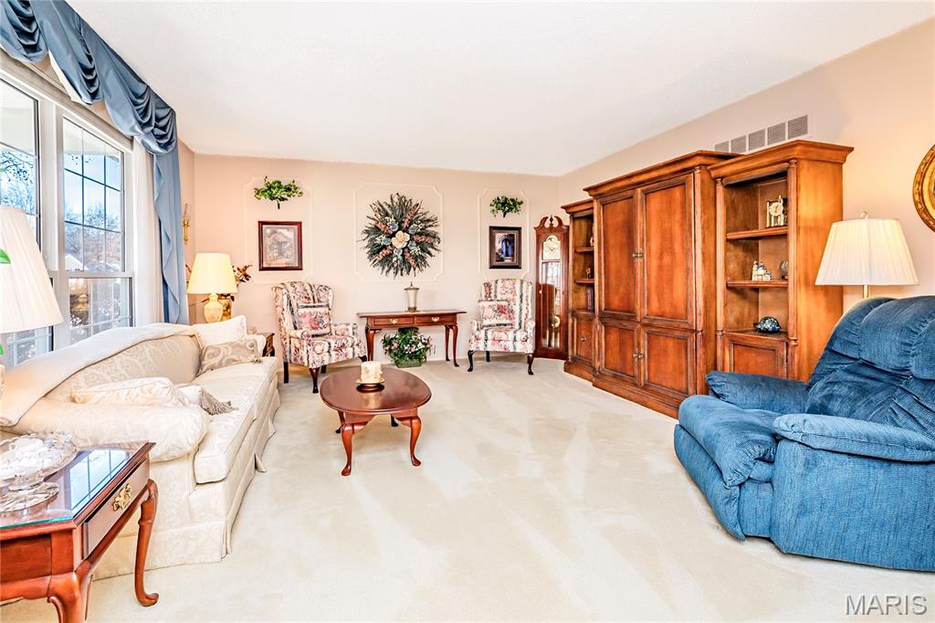 Casa Royale 2 - Residential