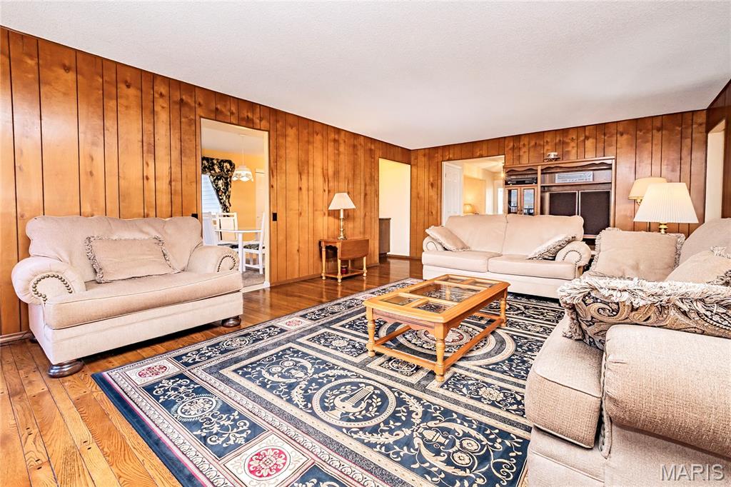 Casa Royale 2 - Residential