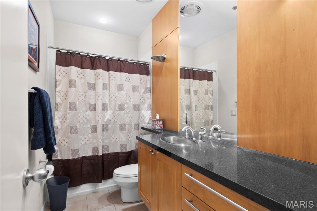Carlton Manor Condo - Residential