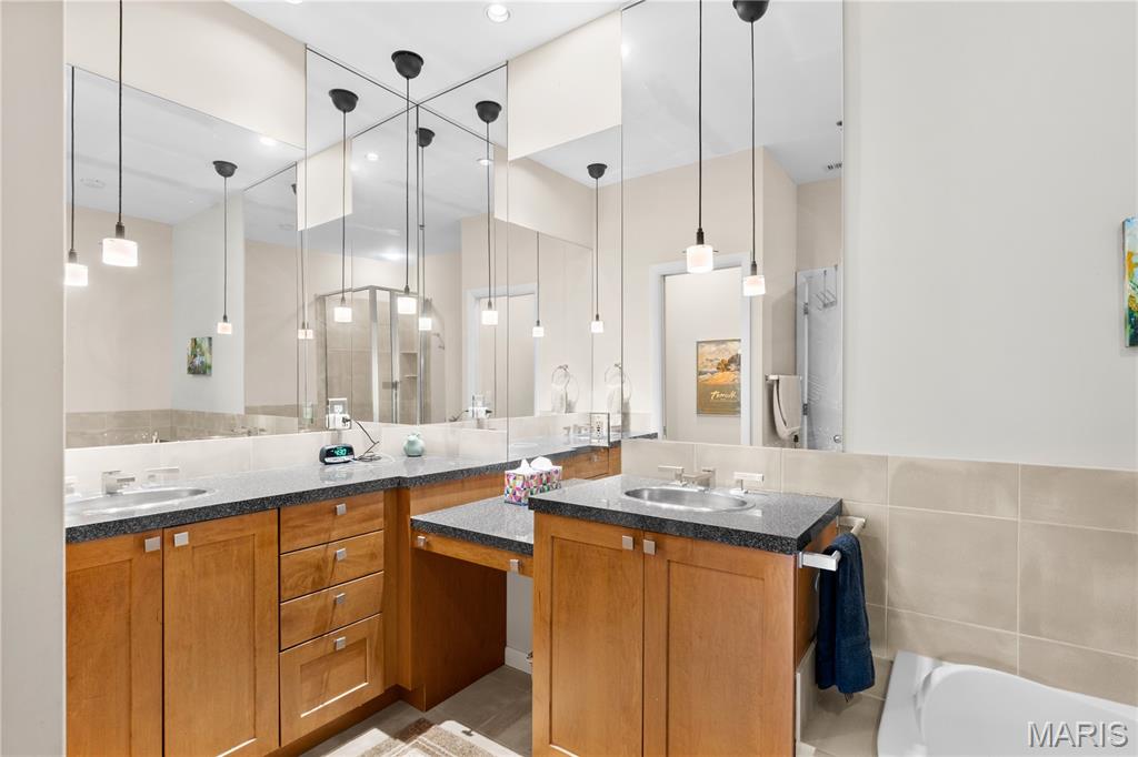 Carlton Manor Condo - Residential