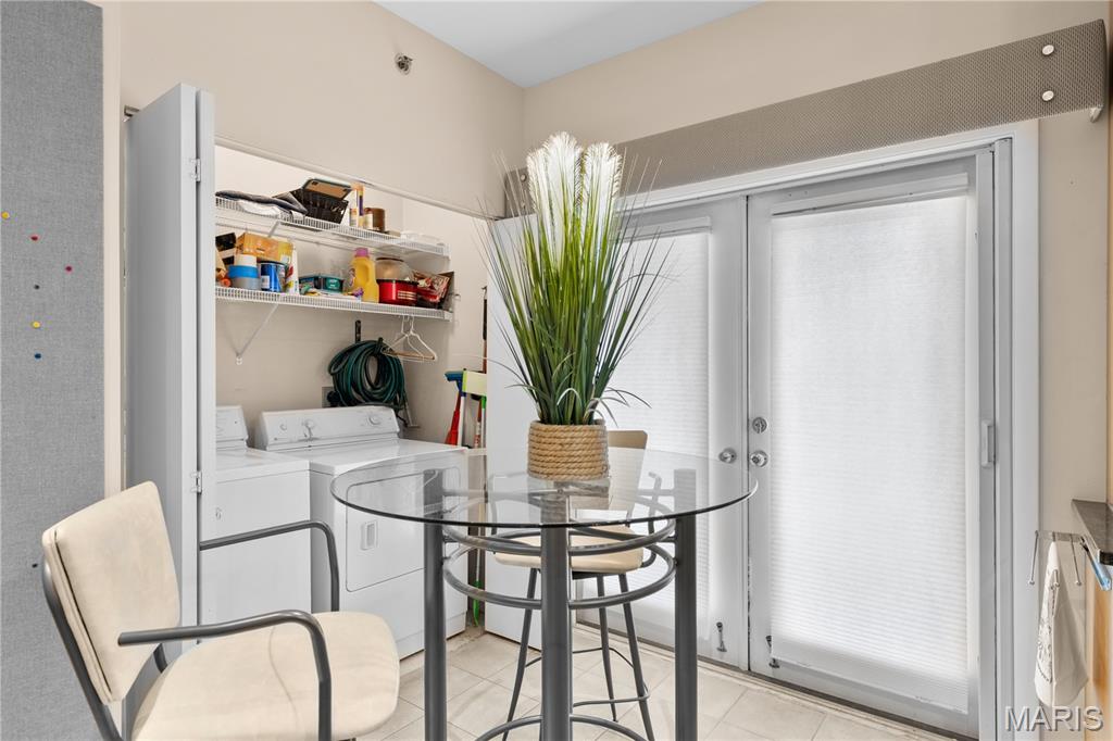 Carlton Manor Condo - Residential