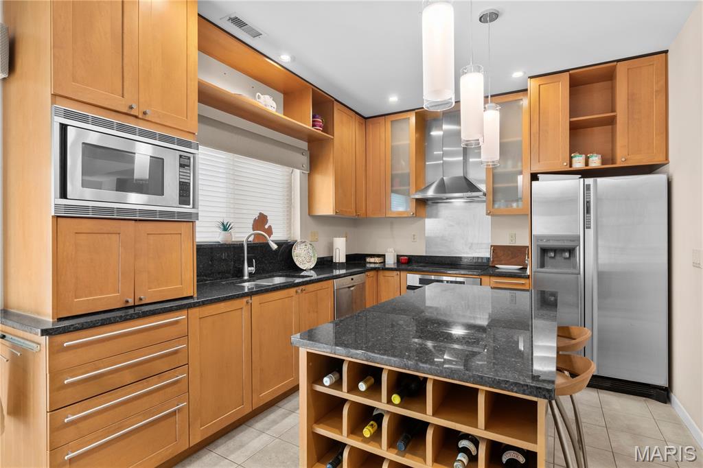 Carlton Manor Condo - Residential