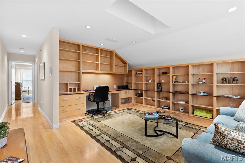 Carlton Manor Condo - Residential