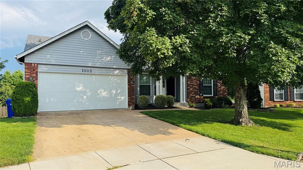 1005 Grand Tree Court