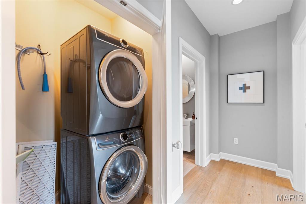 Park East Tower - Residential Lease