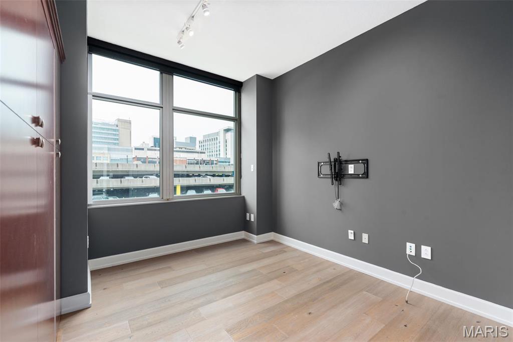 Park East Tower - Residential Lease