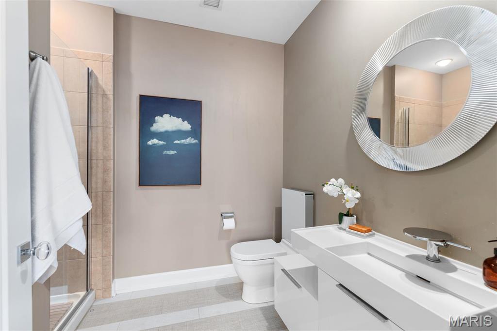 Park East Tower - Residential Lease