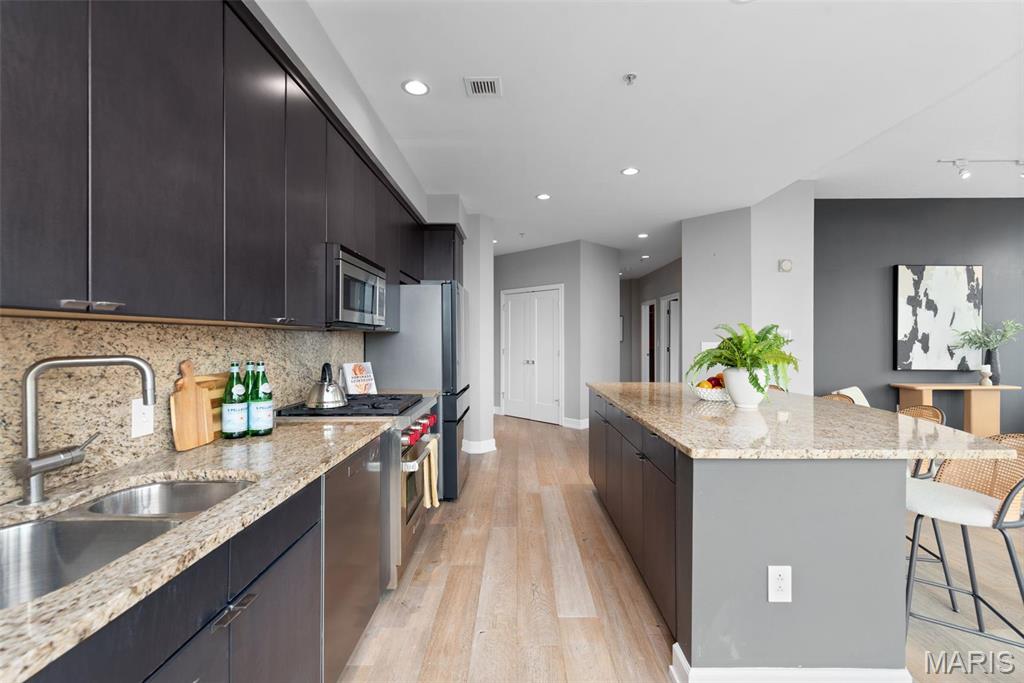 Park East Tower - Residential Lease