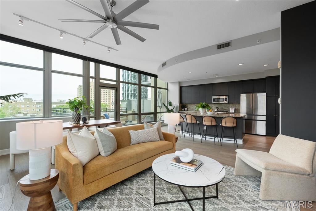 Park East Tower - Residential Lease