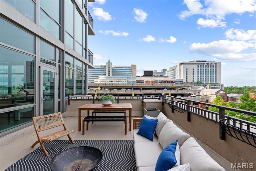 Park East Tower - Residential Lease