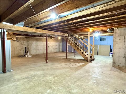 Tiny photo for 21505 Highway 61, Bowling Green, MO 63334 (MLS # 26001437)