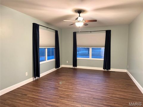 Tiny photo for 21505 Highway 61, Bowling Green, MO 63334 (MLS # 26001437)