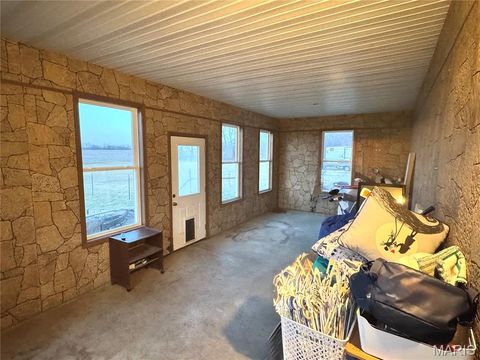 Tiny photo for 21505 Highway 61, Bowling Green, MO 63334 (MLS # 26001437)