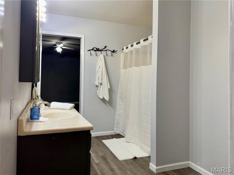 Tiny photo for 21505 Highway 61, Bowling Green, MO 63334 (MLS # 26001437)