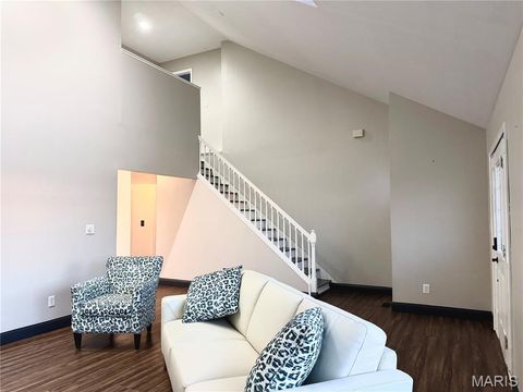 Tiny photo for 21505 Highway 61, Bowling Green, MO 63334 (MLS # 26001437)