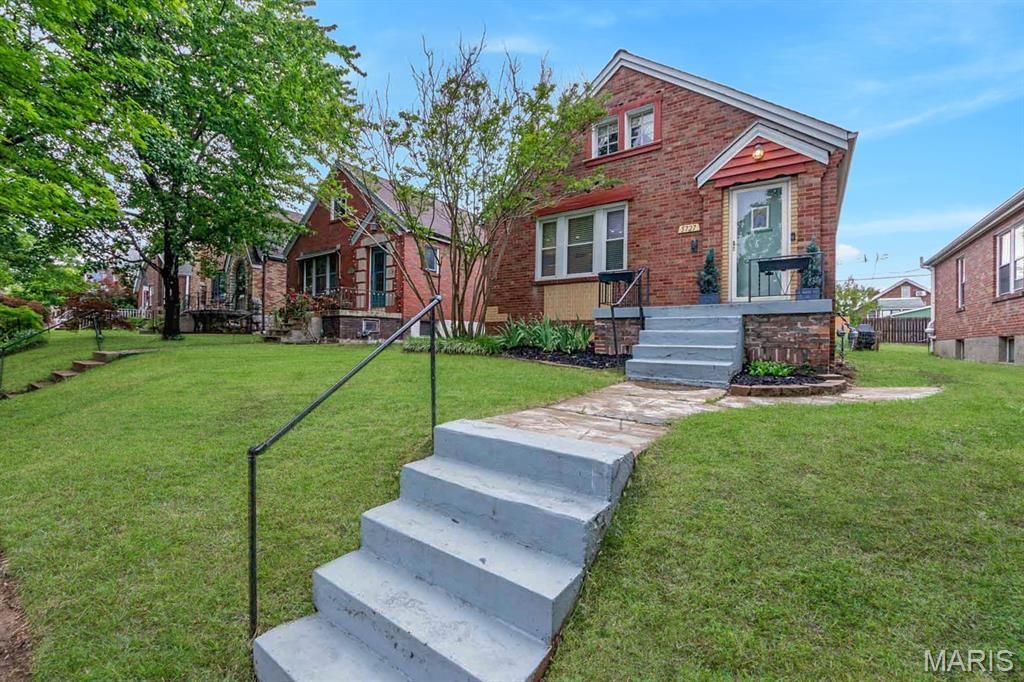 Photo of 5727 Winona Avenue, St Louis, MO 63109 (MLS # 26025619)