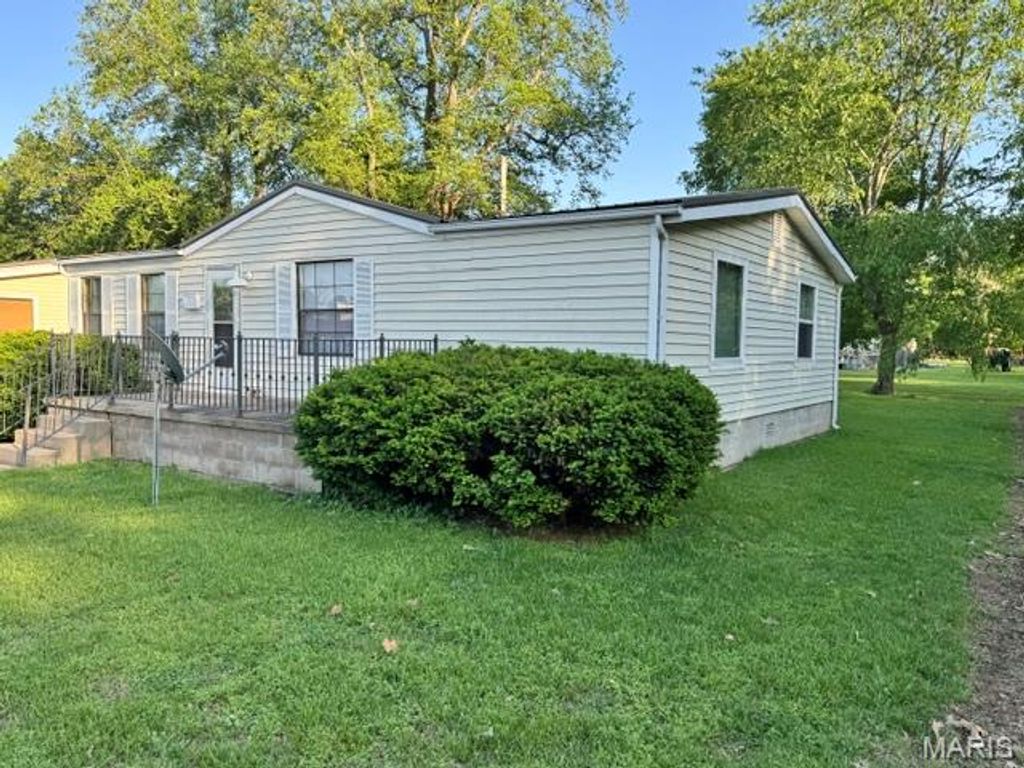 Photo of 808 Dawson Rd, New Madrid, MO 63869 (MLS # 26024518)