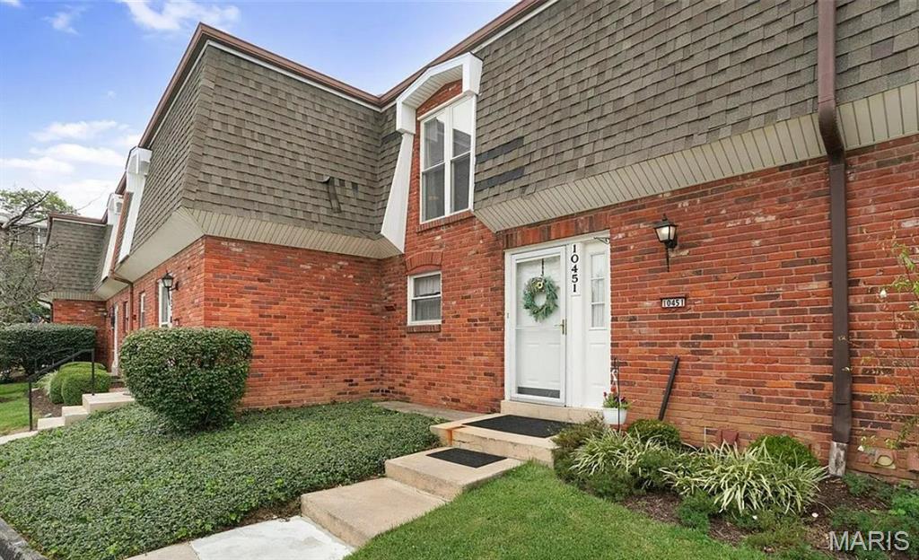 Photo 1 of 18 — 10451 Corbeil Drive, Creve Coeur, MO 63146