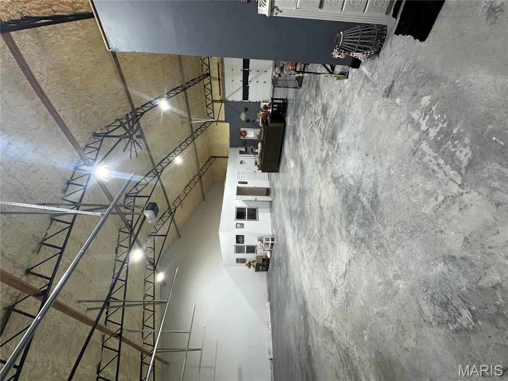 Unknown - Commercial Sale