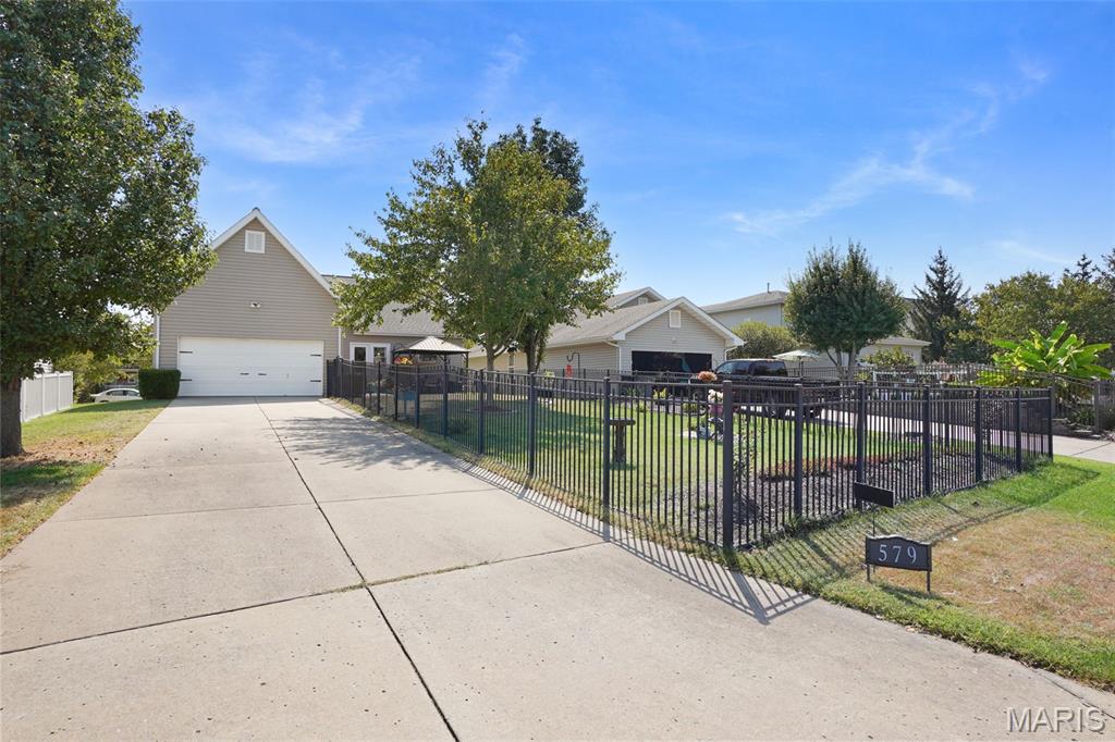 Stoney Mountain Village - Residential
